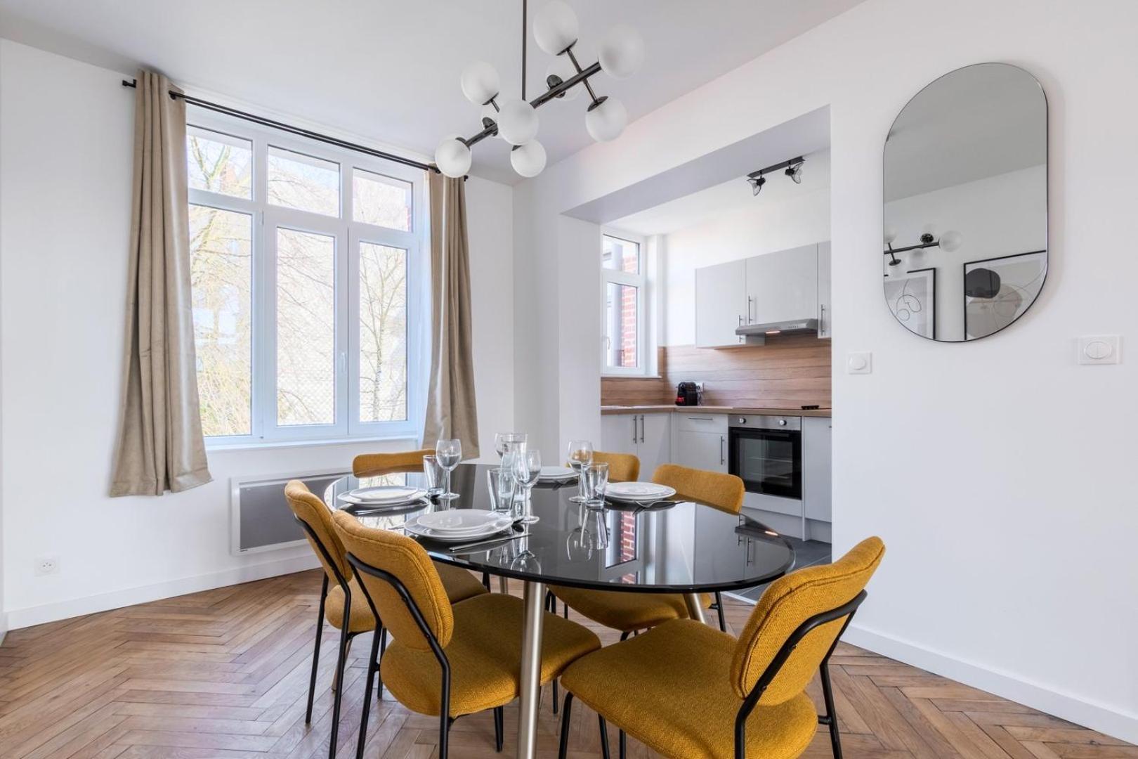 Charming Through-Apartment Renovated And Equipped! Марк-ан-Барёль Экстерьер фото